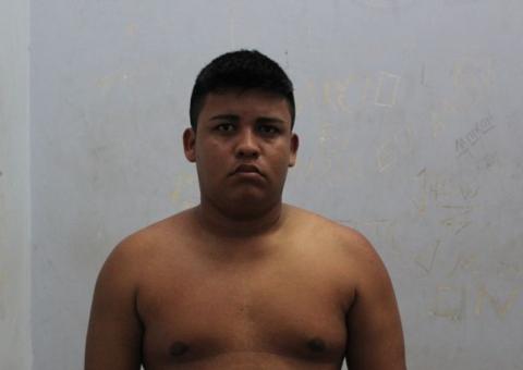 Polícia Civil prende homem comercializando drogas